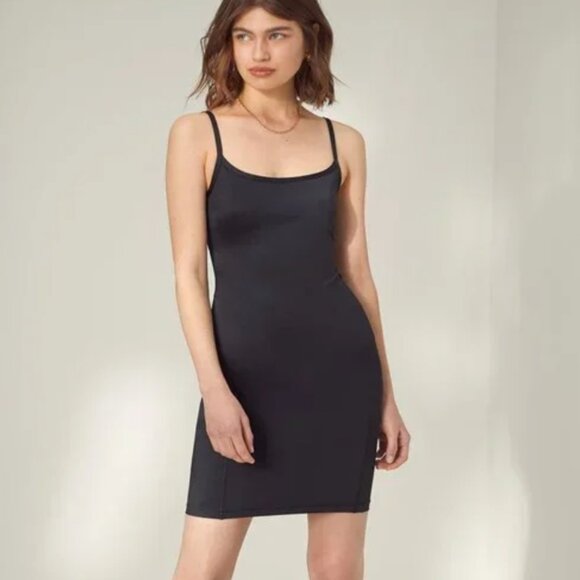 ARITZIA Wilfred Woodward Dress ๐ - Picture 1 of 8